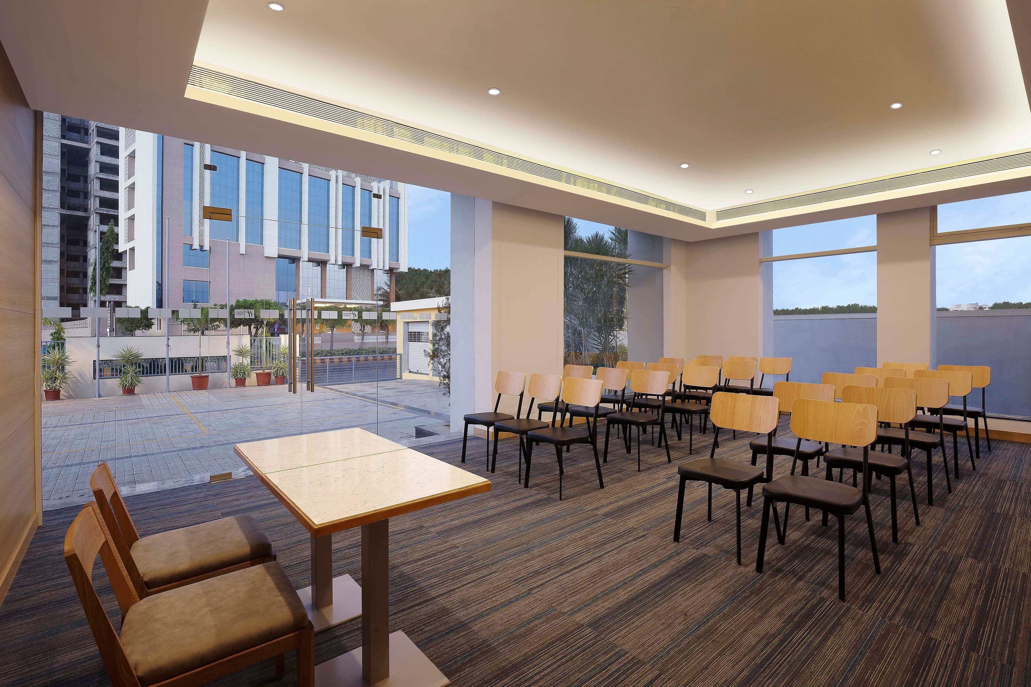 Holiday Inn Express Nashik Indira Nagar, an IHG Hotel Bagian luar foto